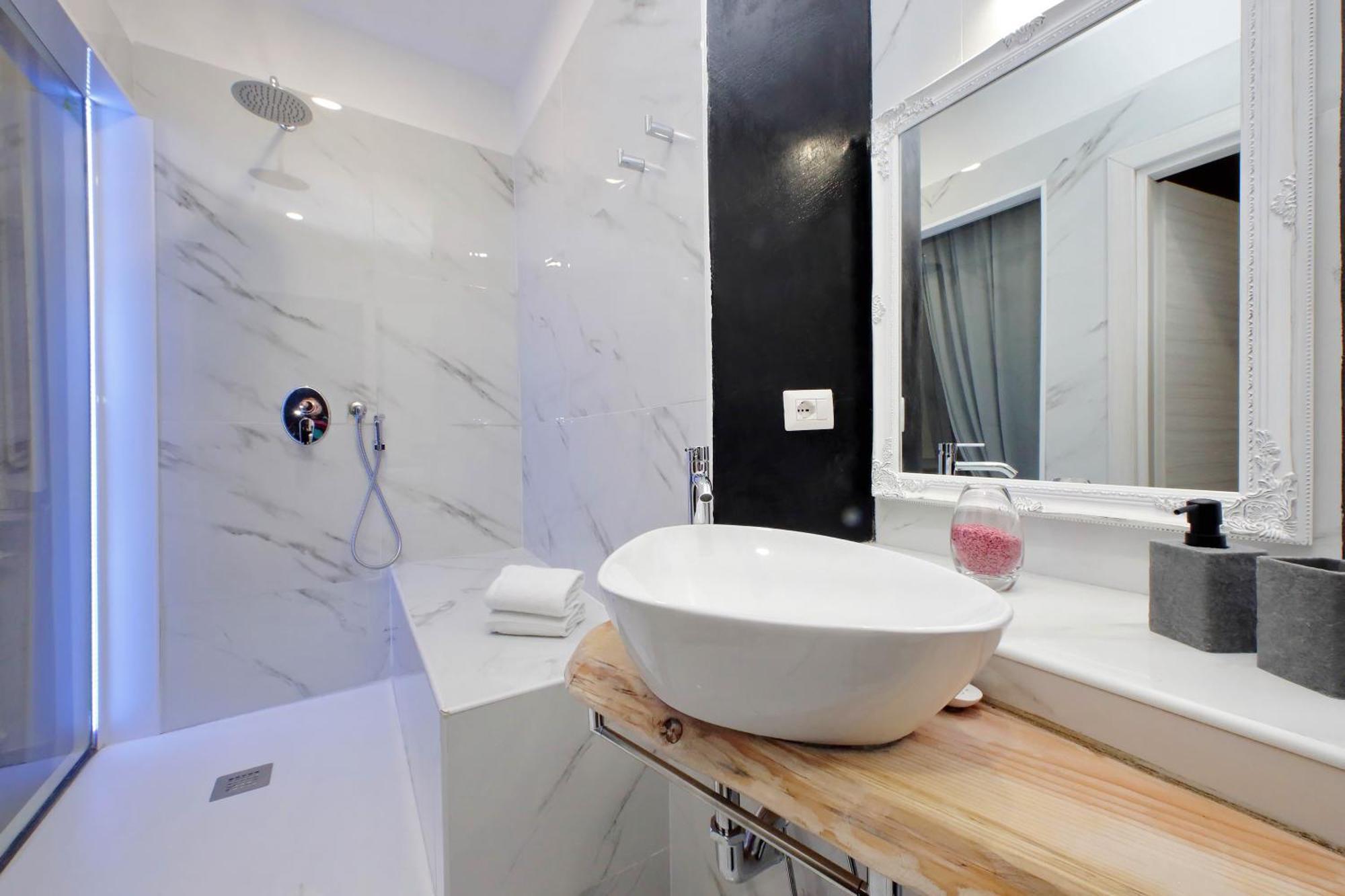 Apartment Elegant And New 3 Bedrooms Near S. Peter!