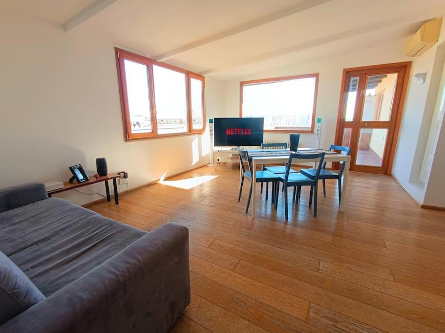 10 Min To Center Luxury Panoramic Penthouse * Rome