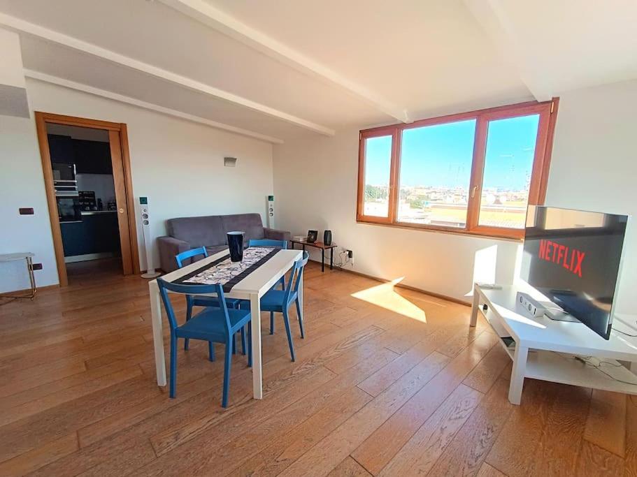 10 Min To Center Luxury Panoramic Penthouse Apartment Rome