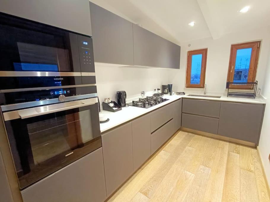 10 Min To Center Luxury Panoramic Penthouse Appartement *