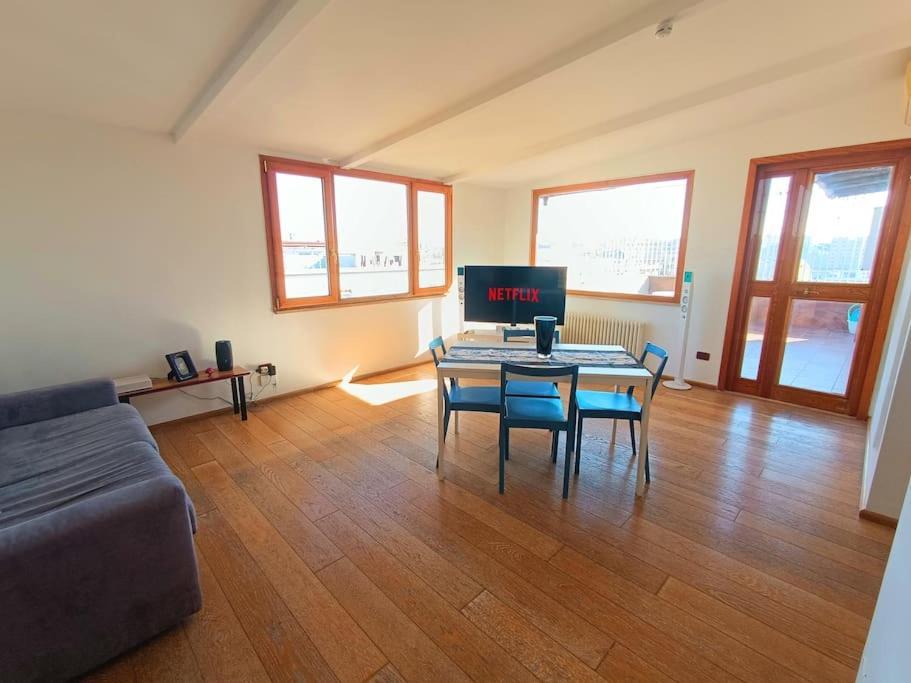 10 Min To Center Luxury Panoramic Penthouse Rome