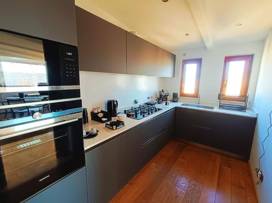 10 Min To Center Luxury Panoramic Penthouse Appartement