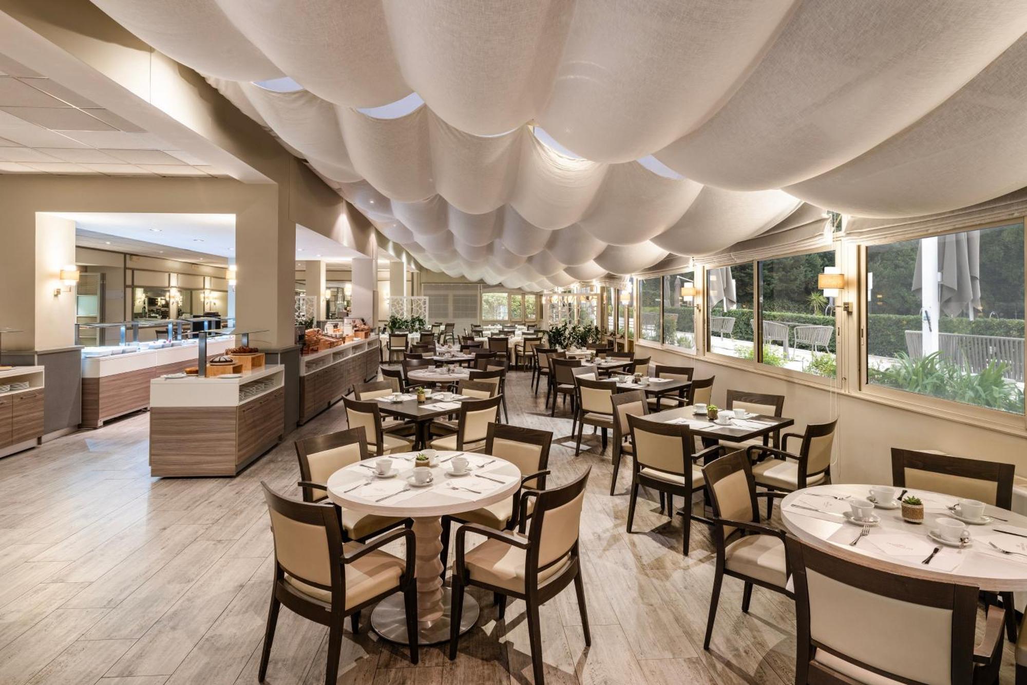 Crowne Plaza St. Peter's By Ihg 4* Rome