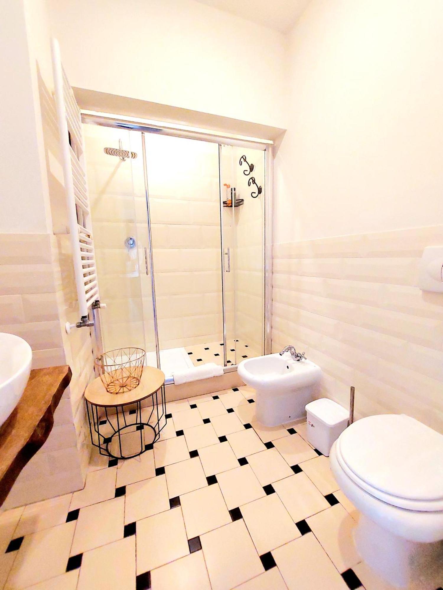 Vanity - 4 Bedrooms With 4 Bathrooms - Ac & Wifi Rome