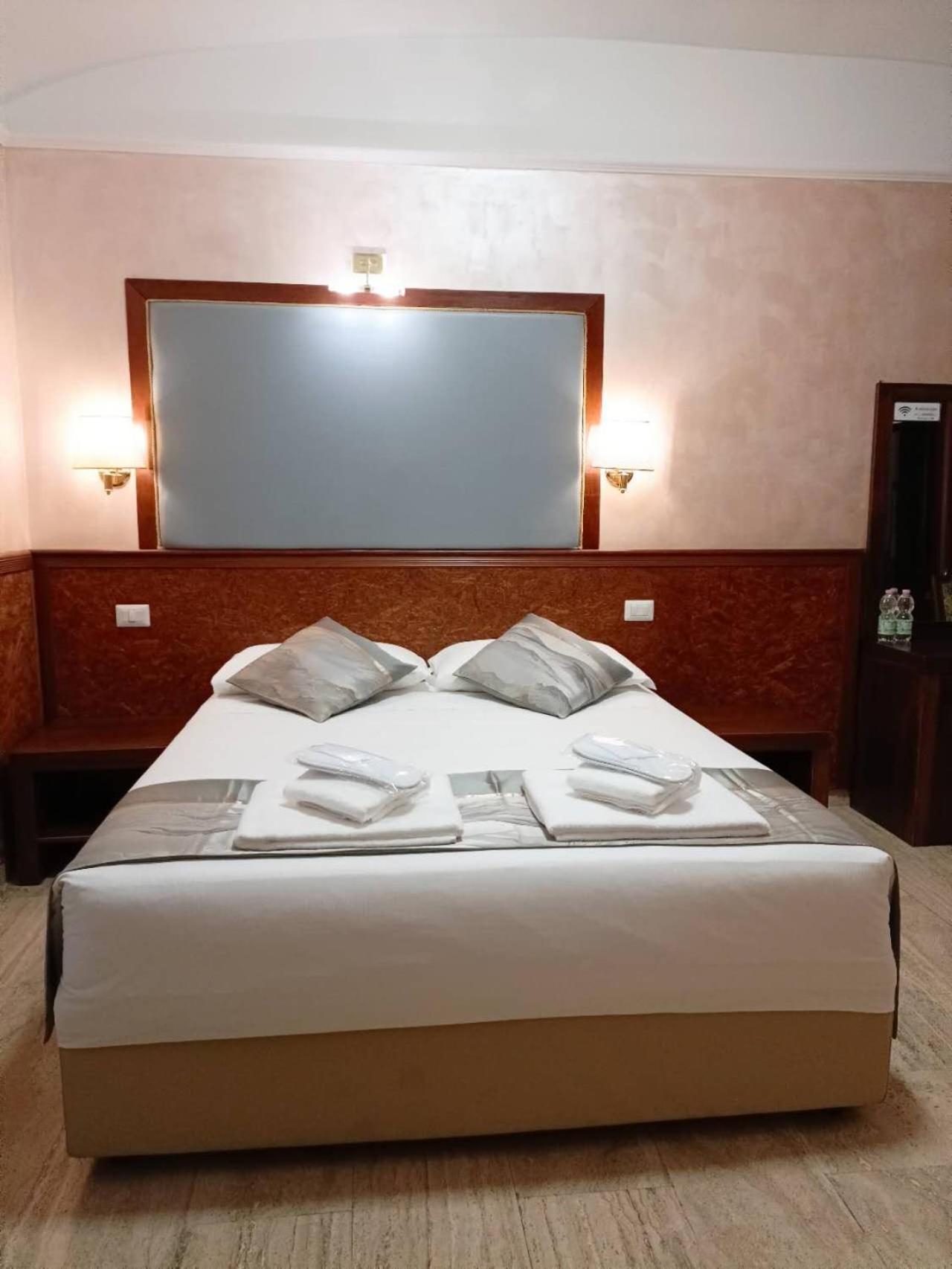 Korean Sonata Hotel 3*