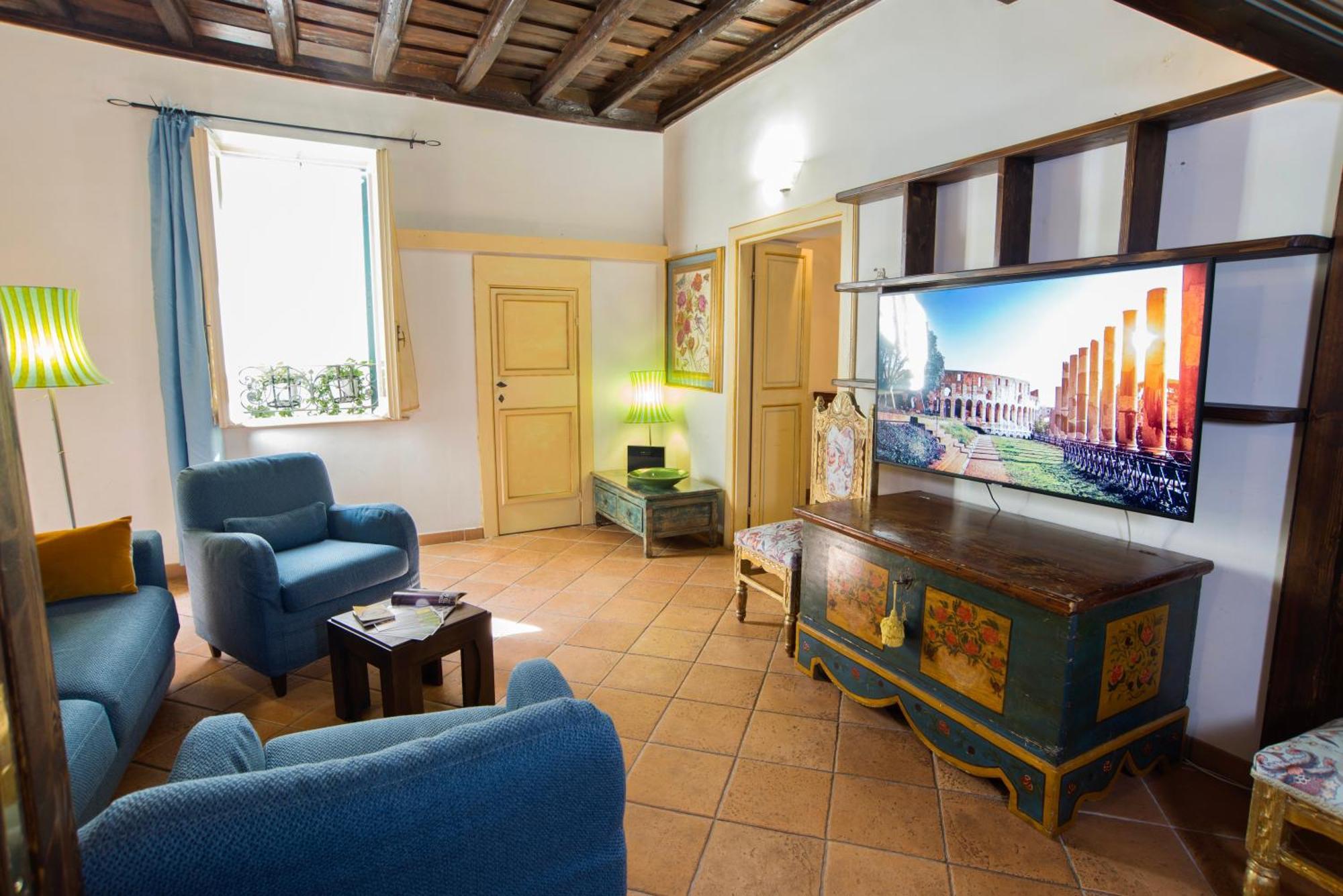 Trevi Fountain Apartment
