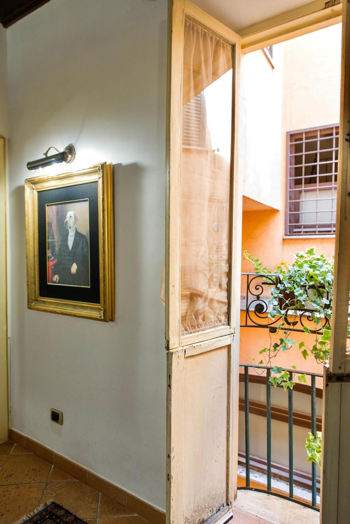 Apartment Trevi Fountain