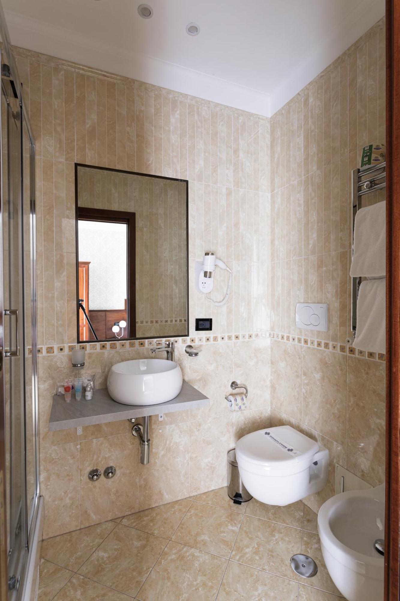 Esposizione Boutique 3*