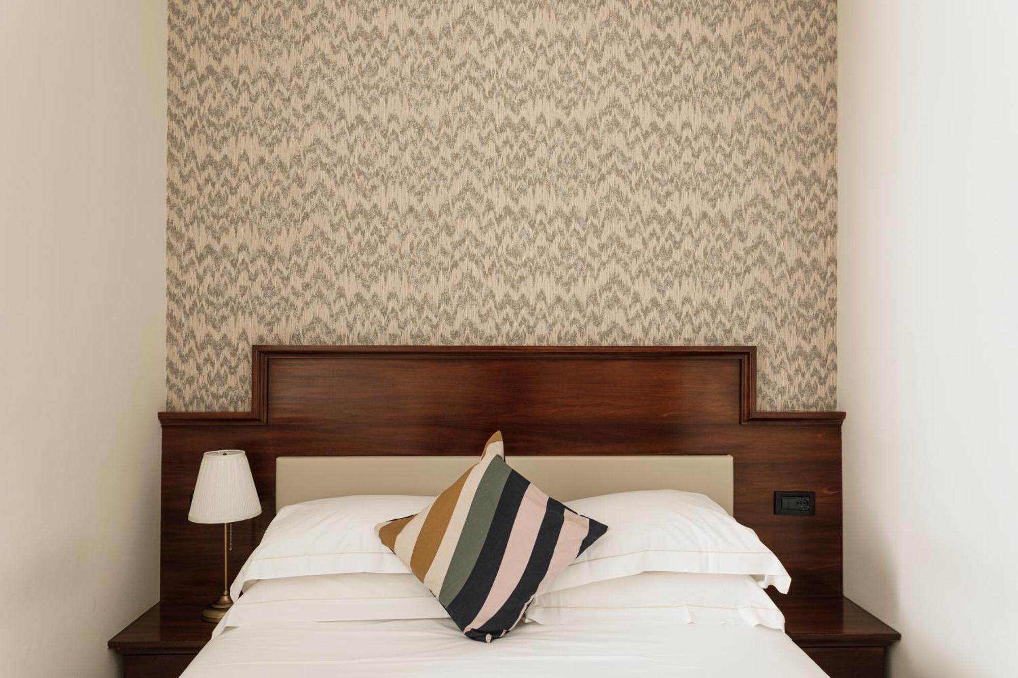 Glam Luxury Hotel