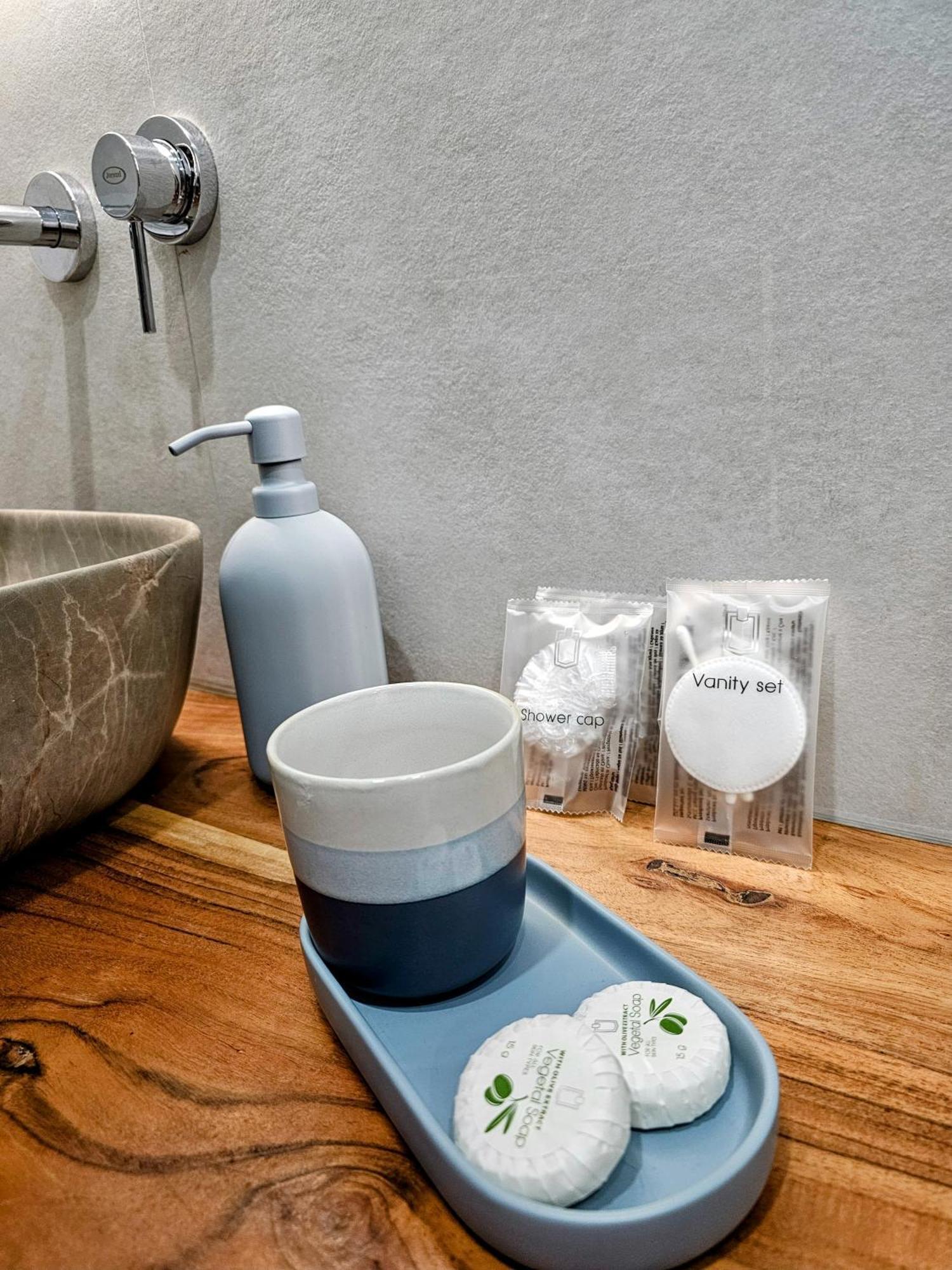 Leon Modern Near Subway - Ground Floor Apartamento