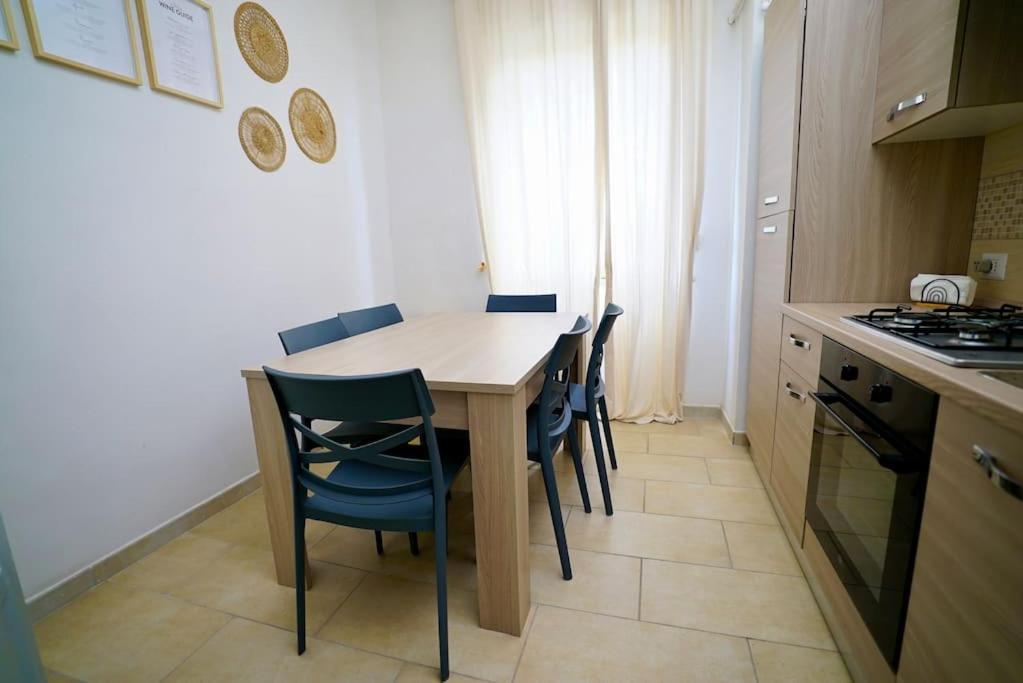 Appartement Nine Stops From The Colosseum *