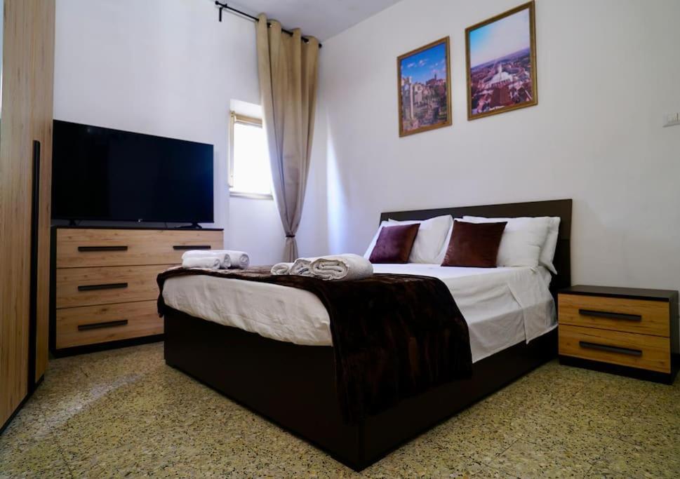 Nine Stops From The Colosseum Appartement Rome
