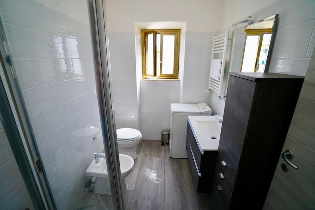 Nine Stops From The Colosseum Appartement Rome