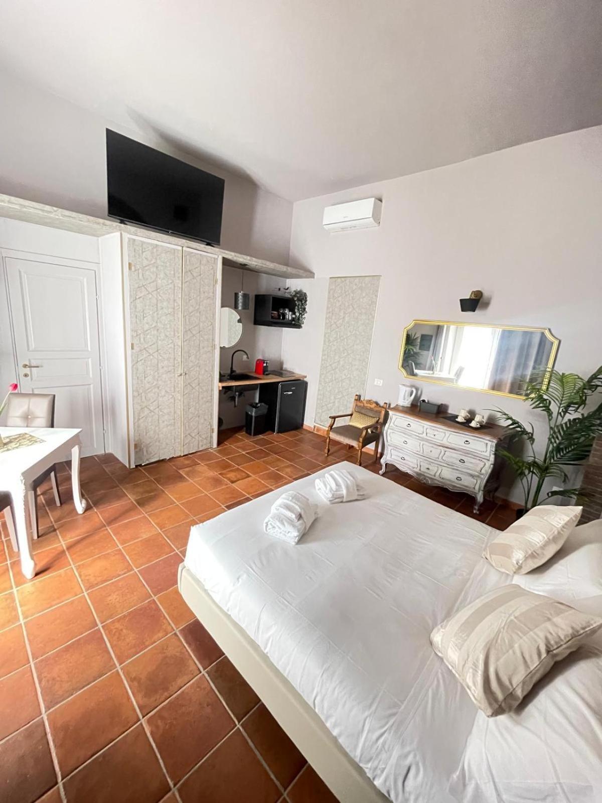 Lucilla's San Pietro Station Apartamento