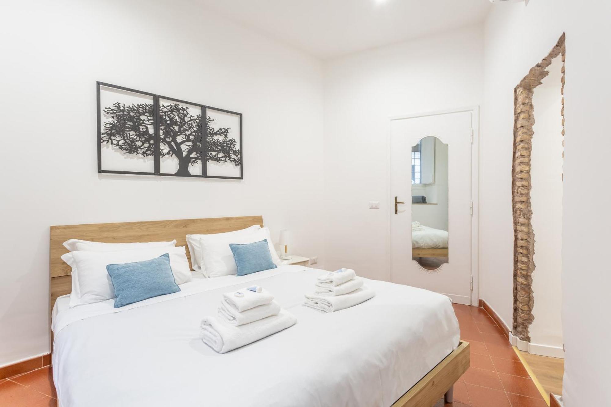 2 Bdr Navona Quintessential Charm Apartment Rome