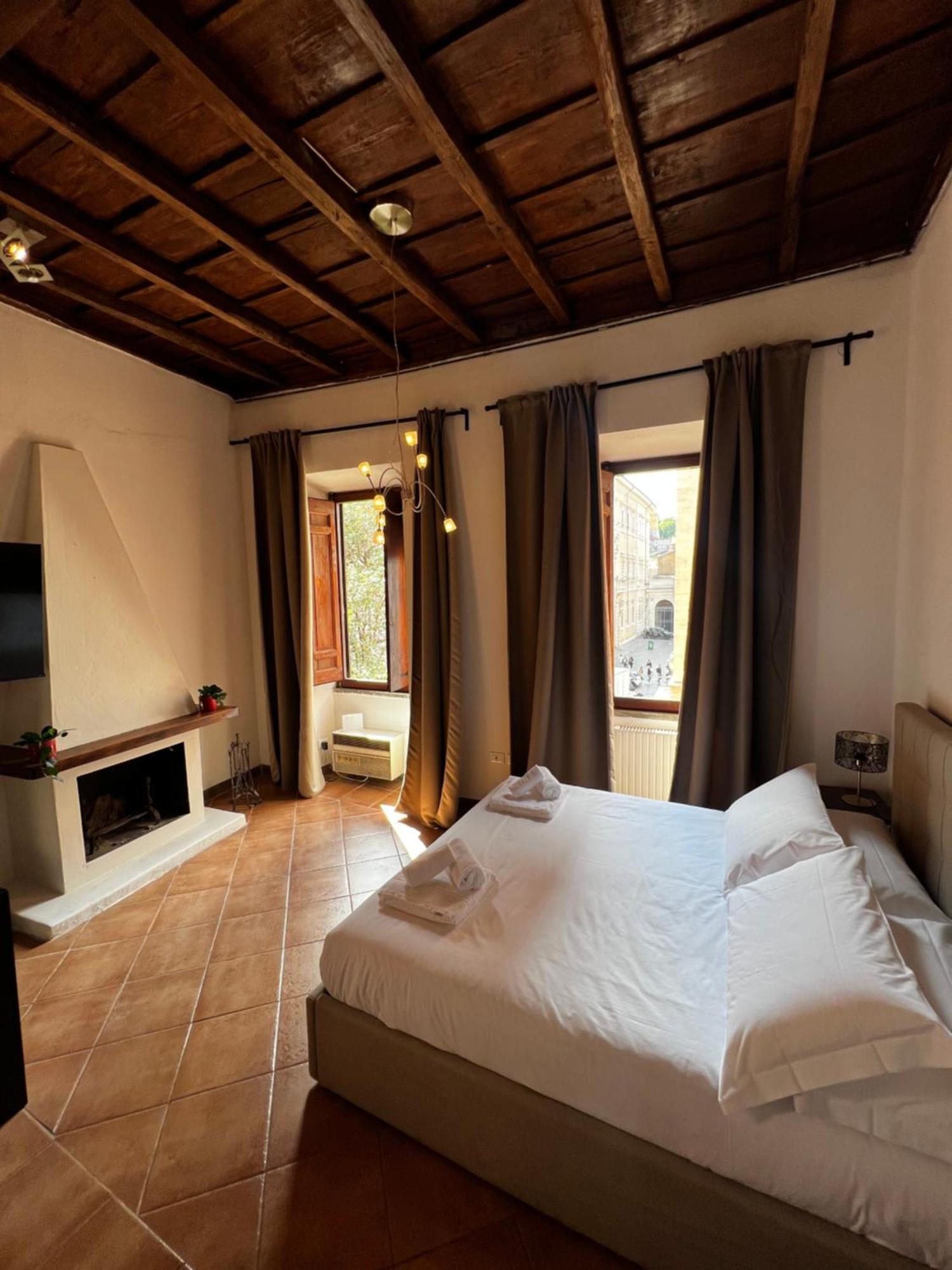 Imperial House San Calisto 7 *