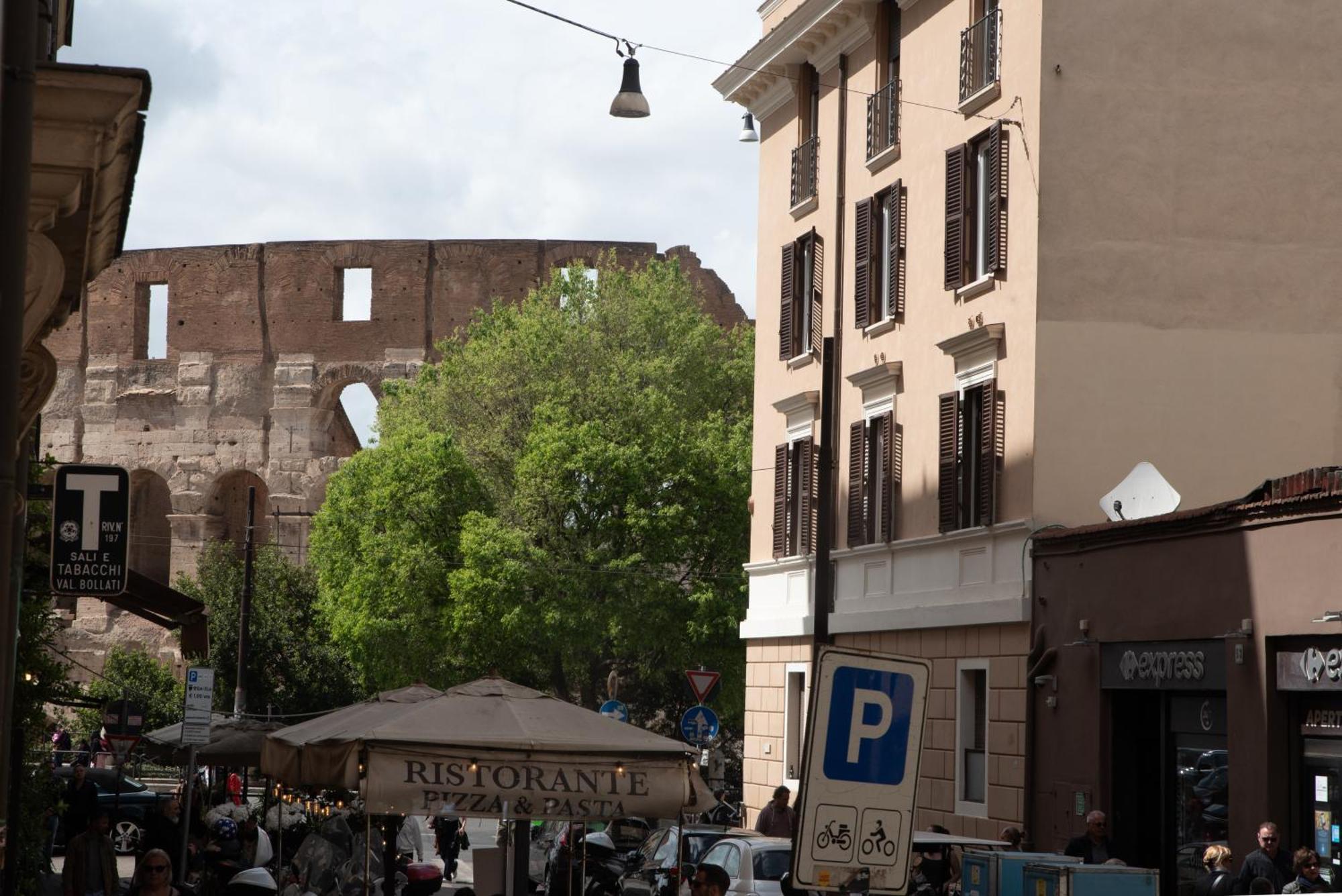 Oliviero - Colosseum View With Terrace Apartment *