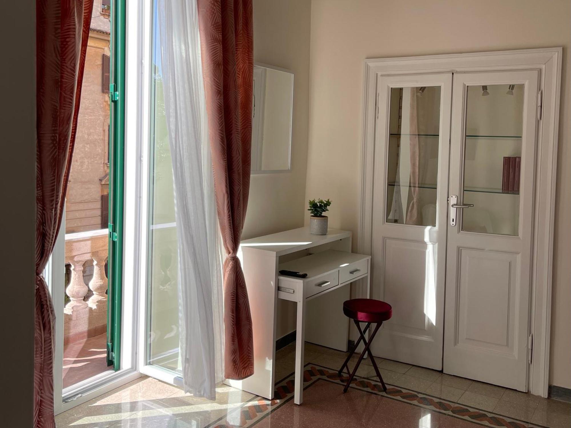 Apartment Domus Claudia San Giovanni Rome