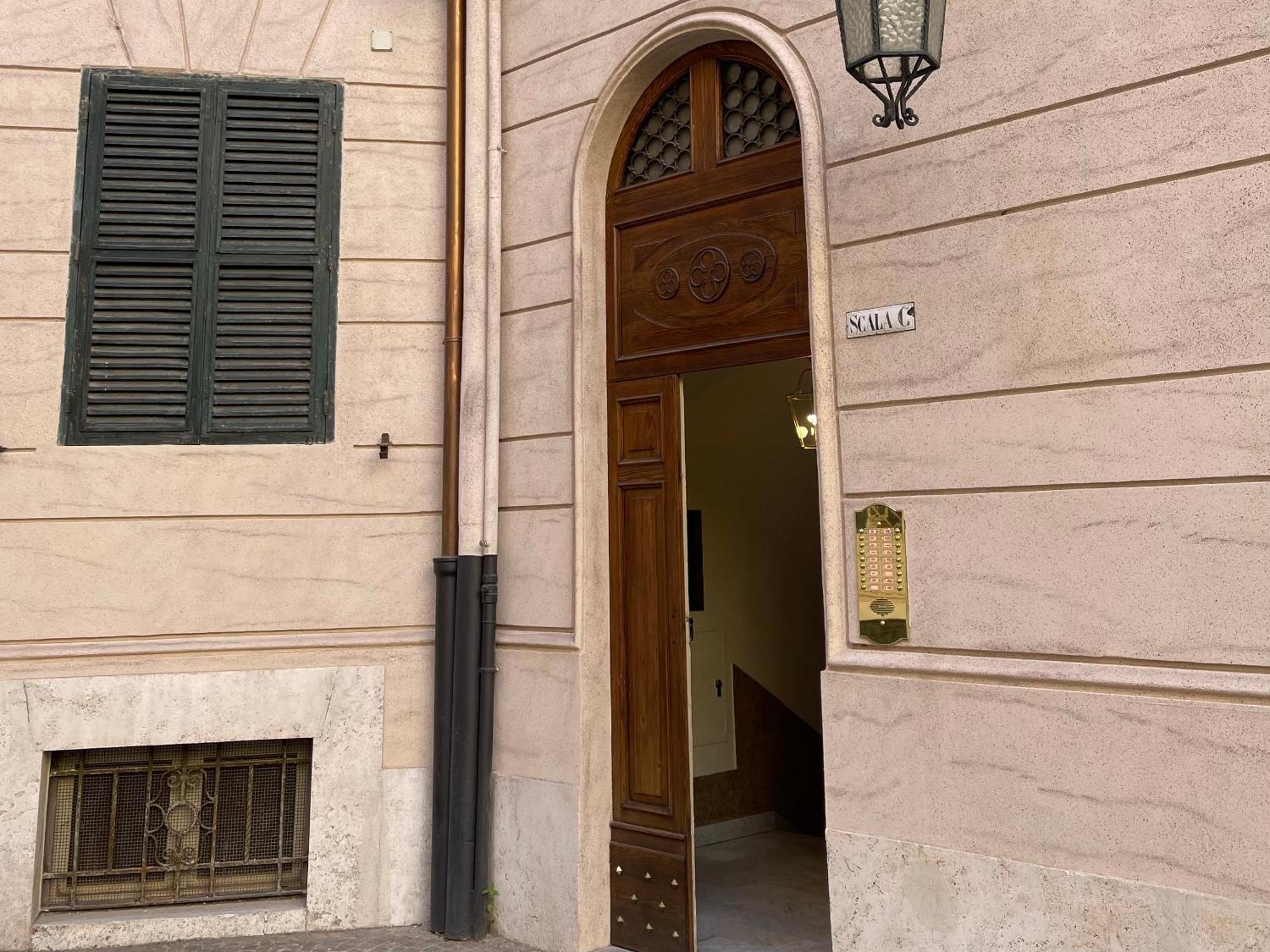 Domus Claudia San Giovanni Rome