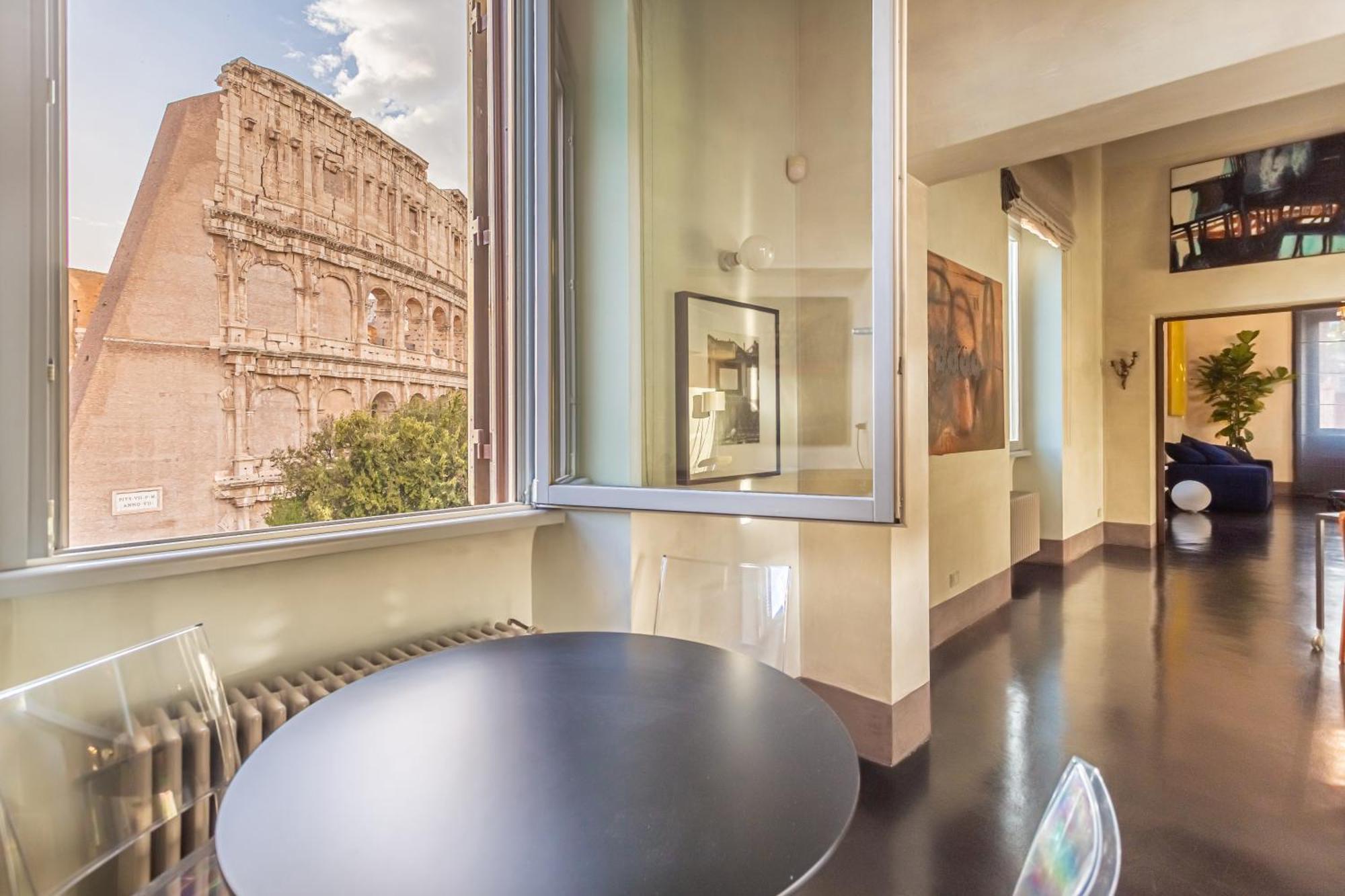 Iconic With Unique Colosseum View Apartment *