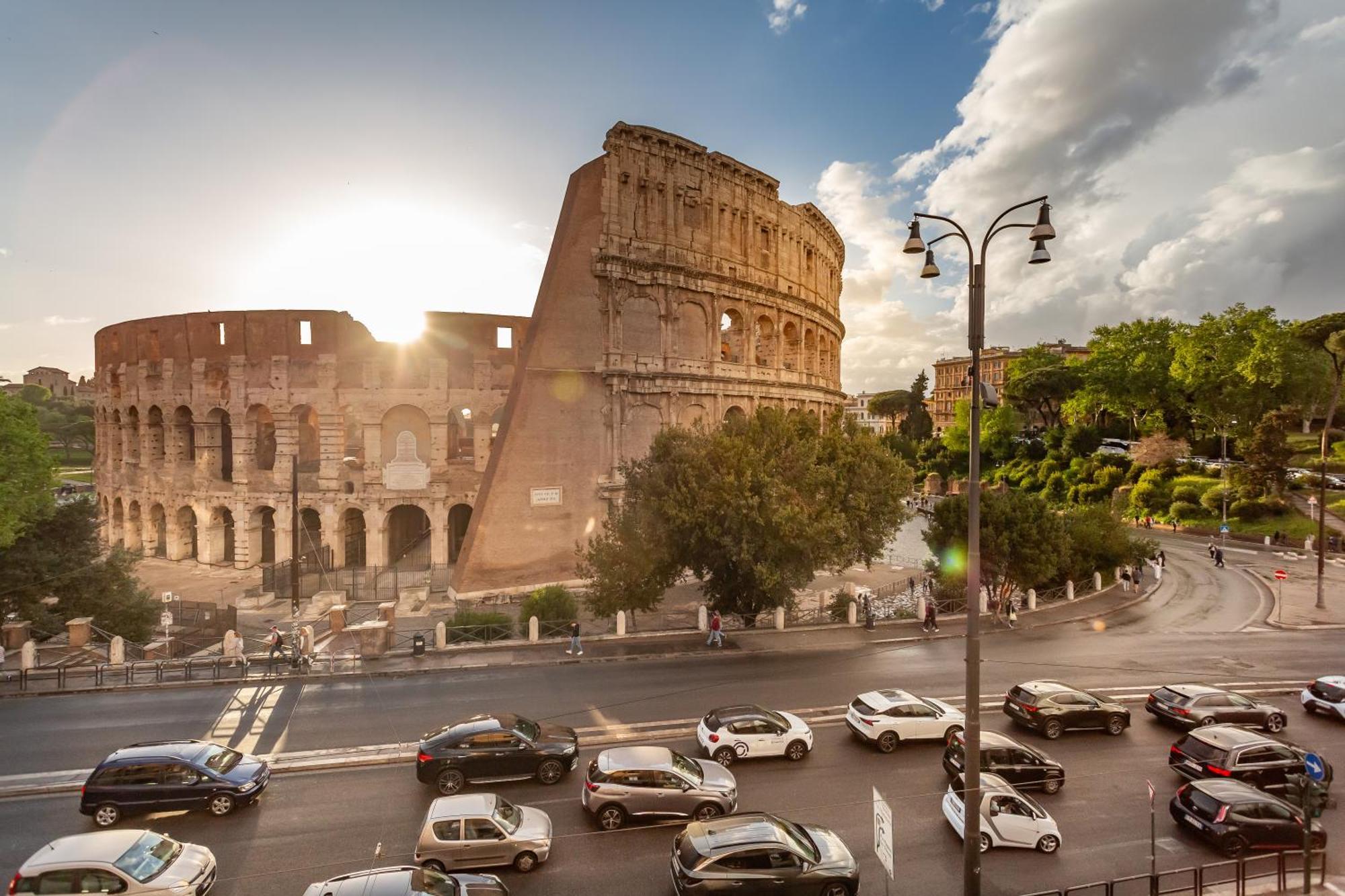 Iconic With Unique Colosseum View * Rome