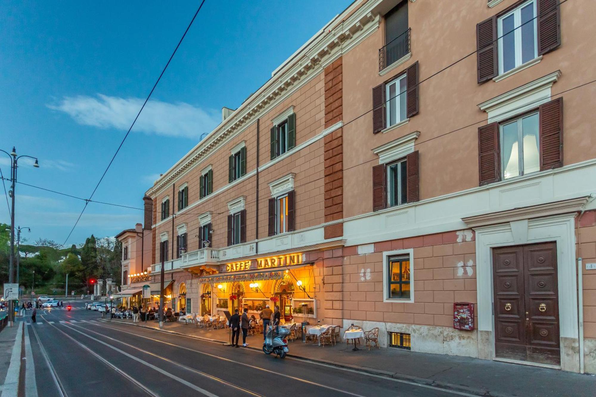 Iconic With Unique Colosseum View Apartment
