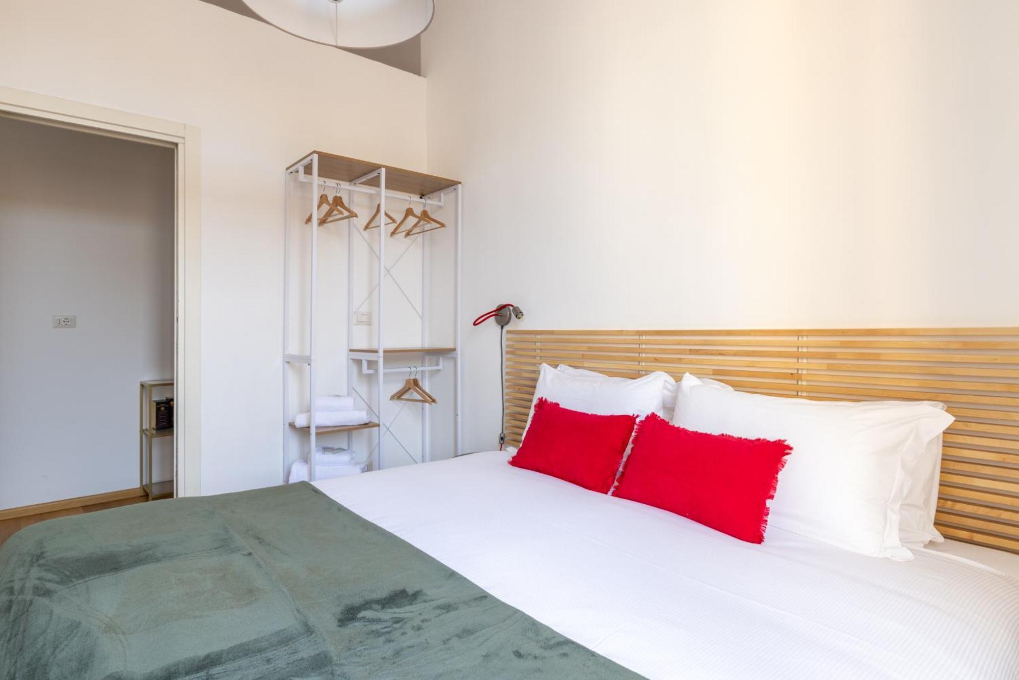 Elegant With Two Bedrooms Appartement *