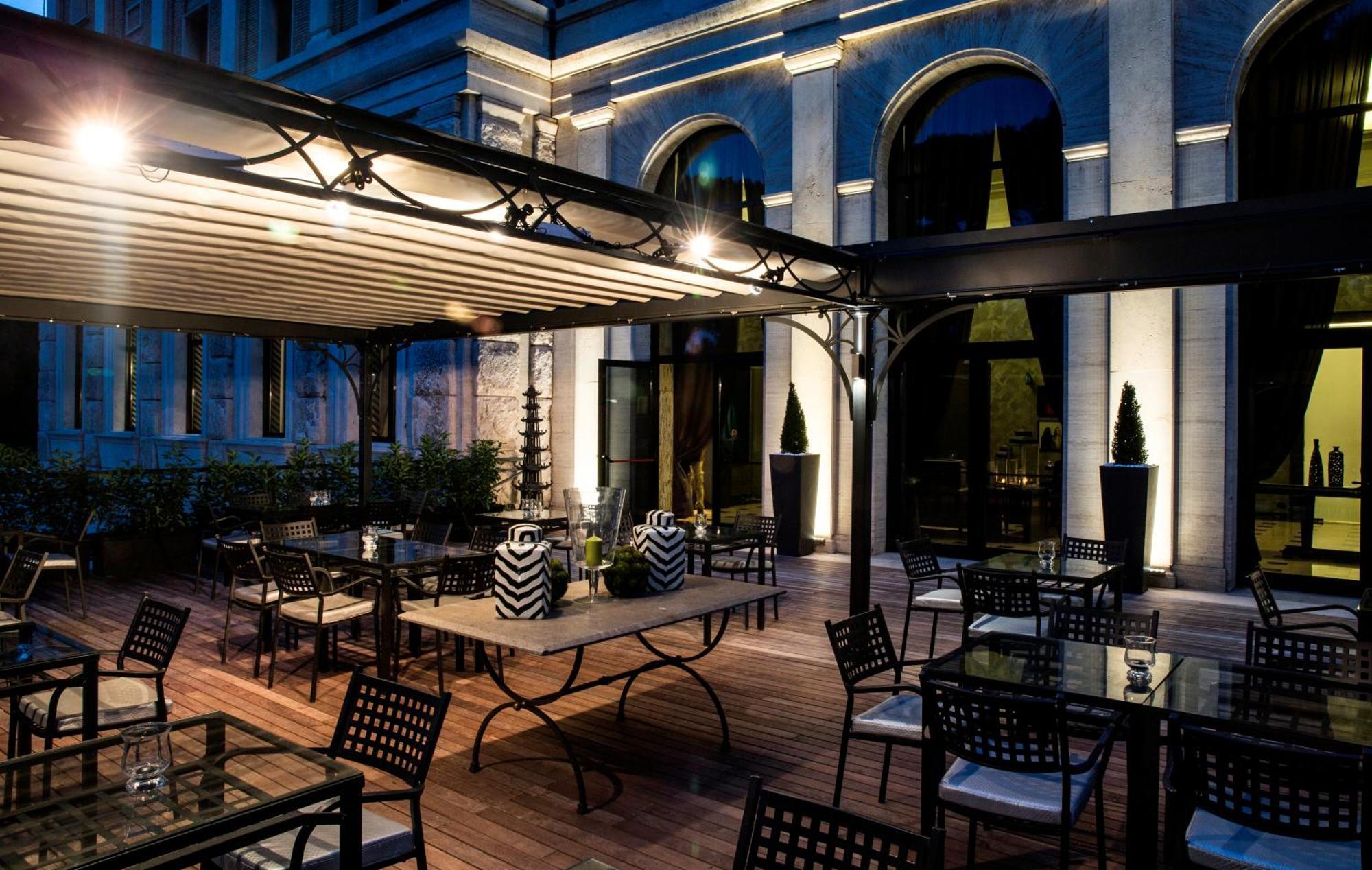 Th - Carpegna Palace