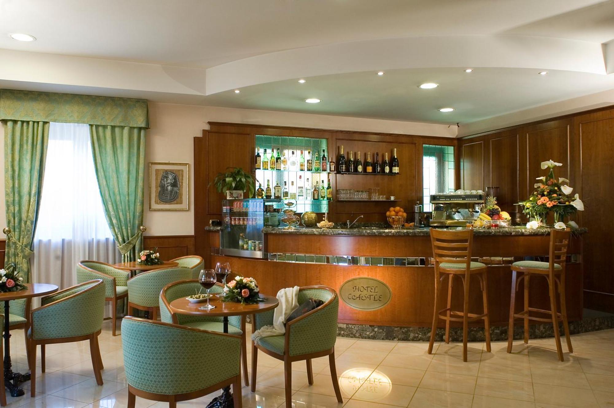 Hotel Castle 2*