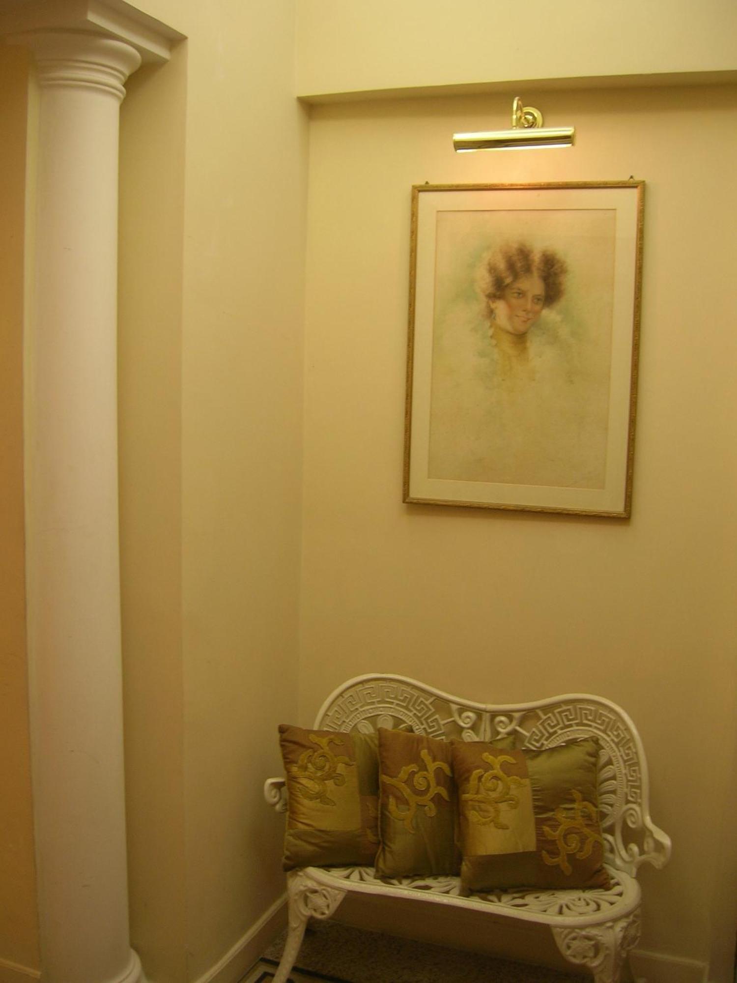Guest house Maison De Marta 2*
