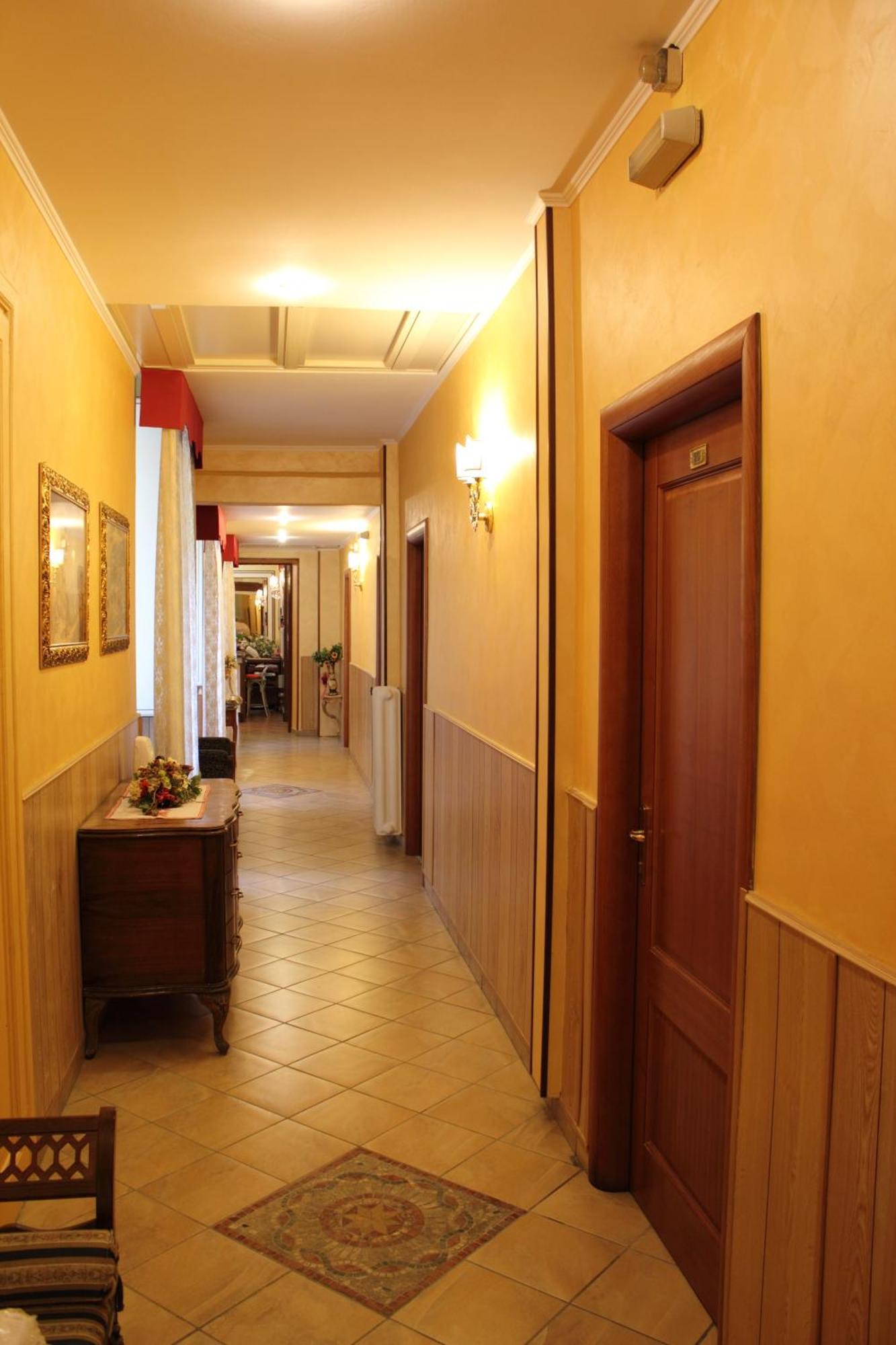 Hotel Giugiu *