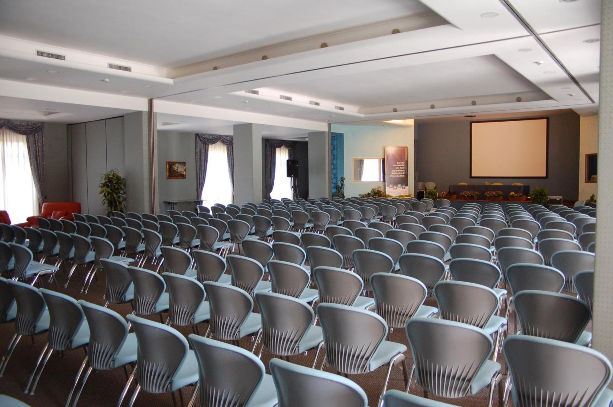 Hotel Ele Green Park Pamphili 4*