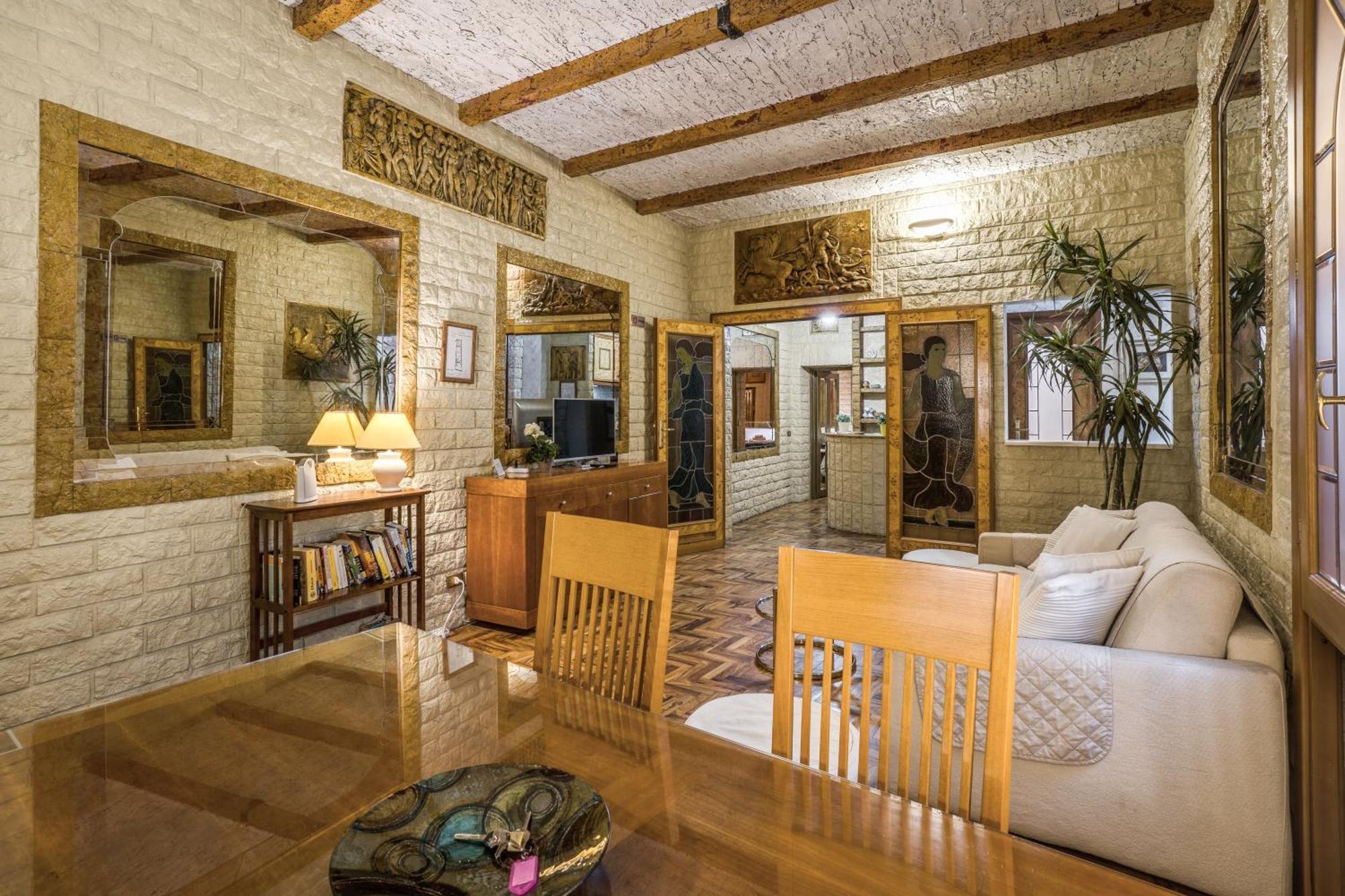 Apartment Fontana Di Trevi Charming Rome