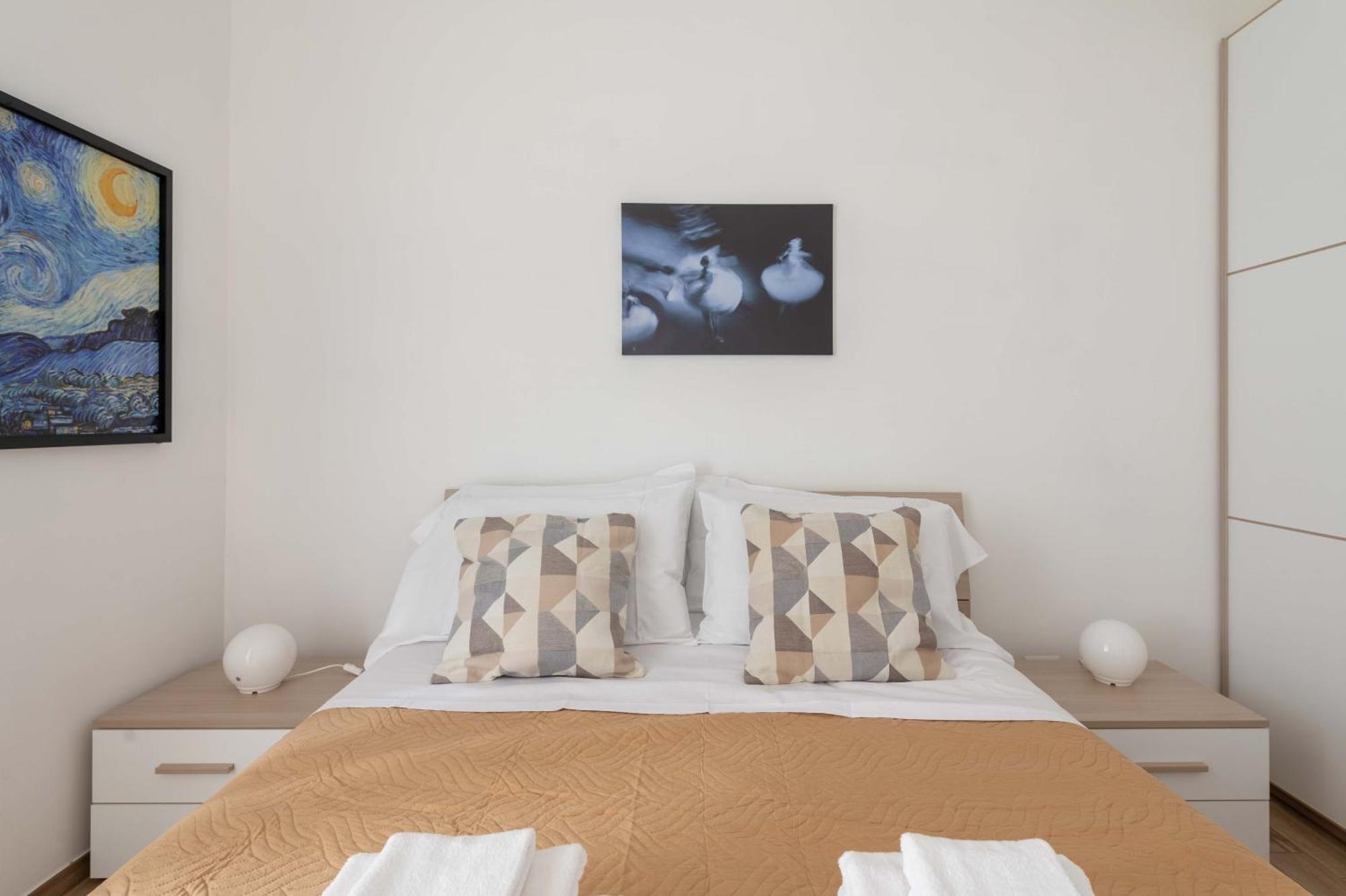 Appartement Loverhome 1 *