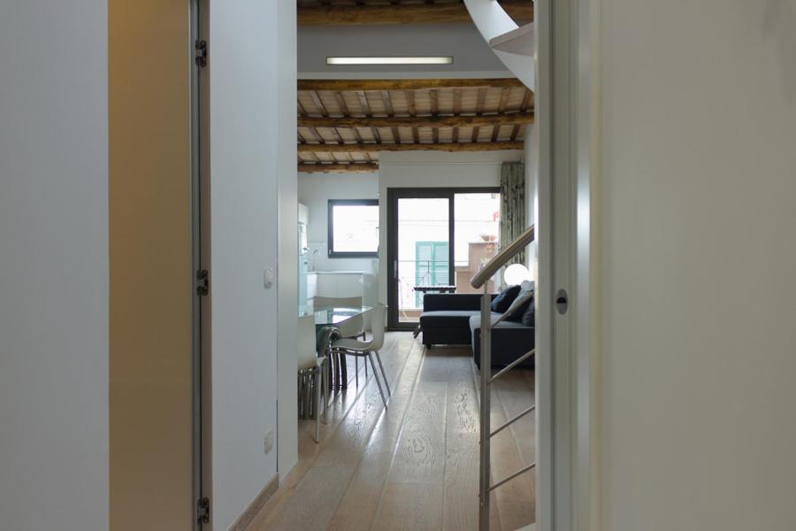 Stylish Penthouse With Terrace In Trastevere Rome