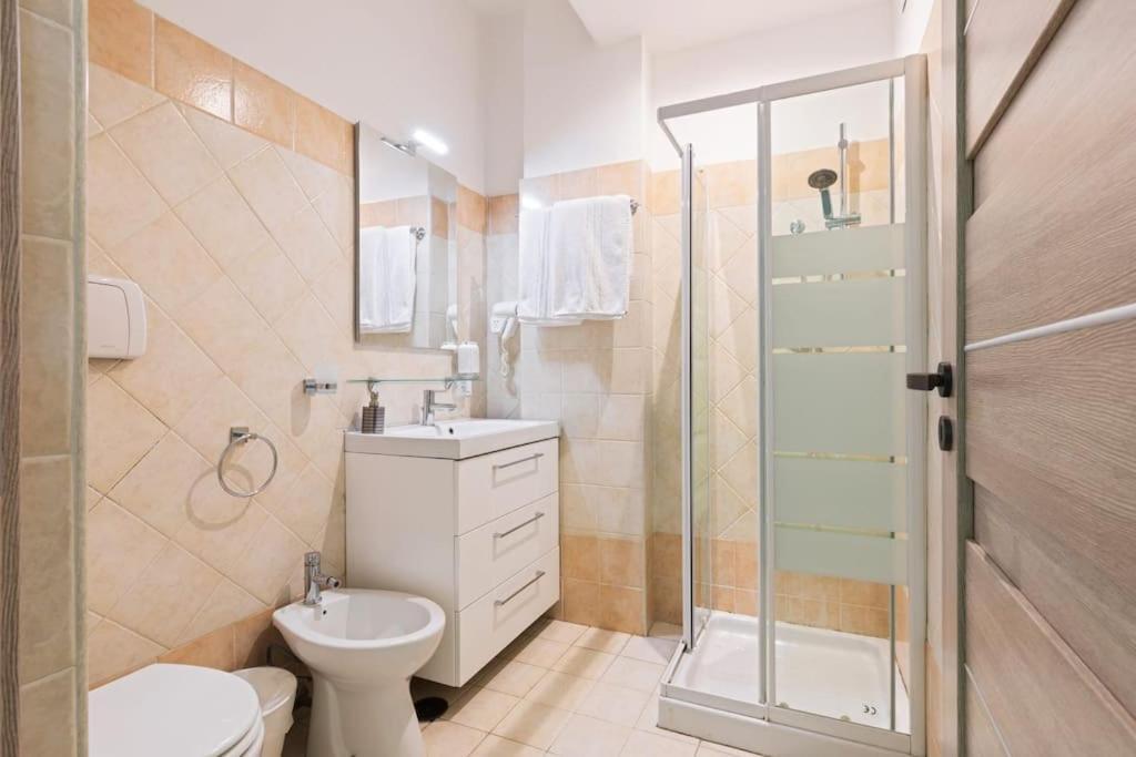 Apartment Private In A With Private Bathroom N3