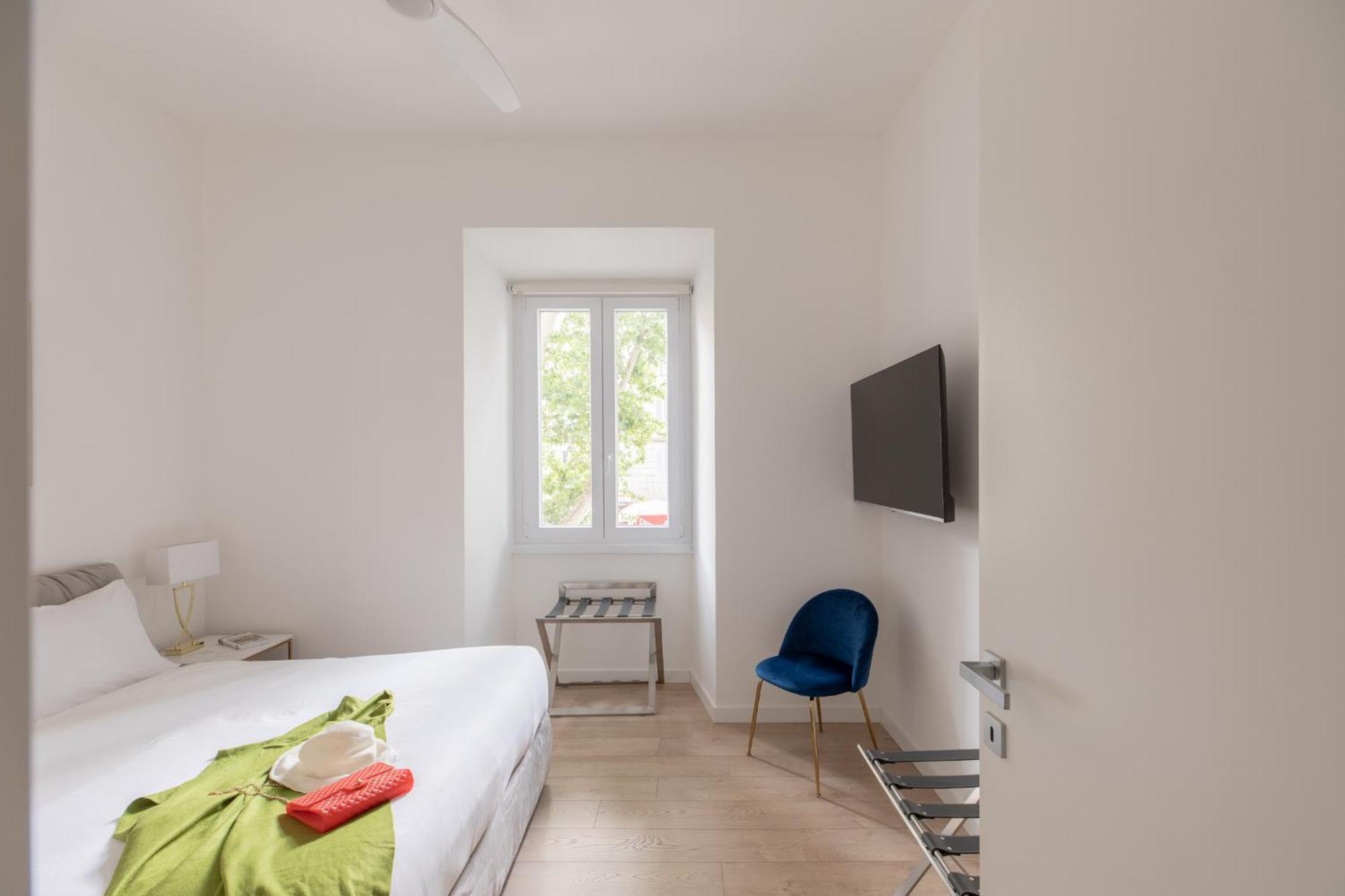 Iflat Vatican 2 Bedroom Design Rome