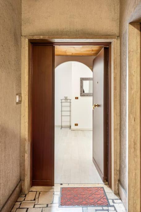 Holiday Cava Aurelia Rome