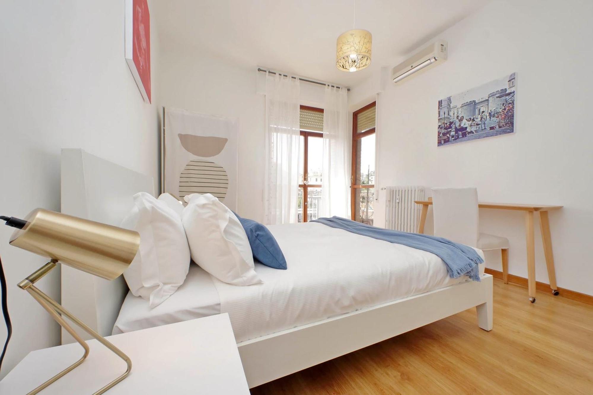 Ych-appartamento Luminoso A San Pietro Apartment
