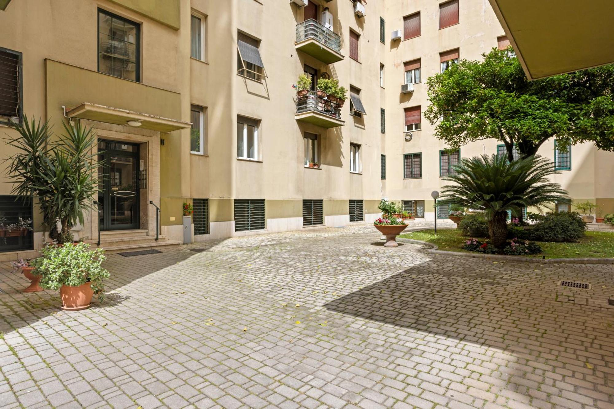 Appio Grand - S. Giovanni * Rome