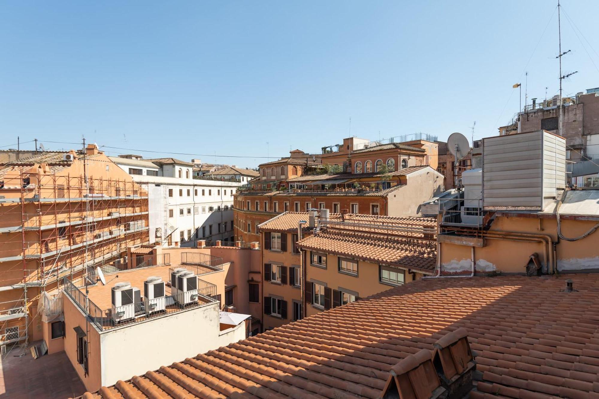 Appartamento Trevi Comfortable With Terrace | Romeloft Roma