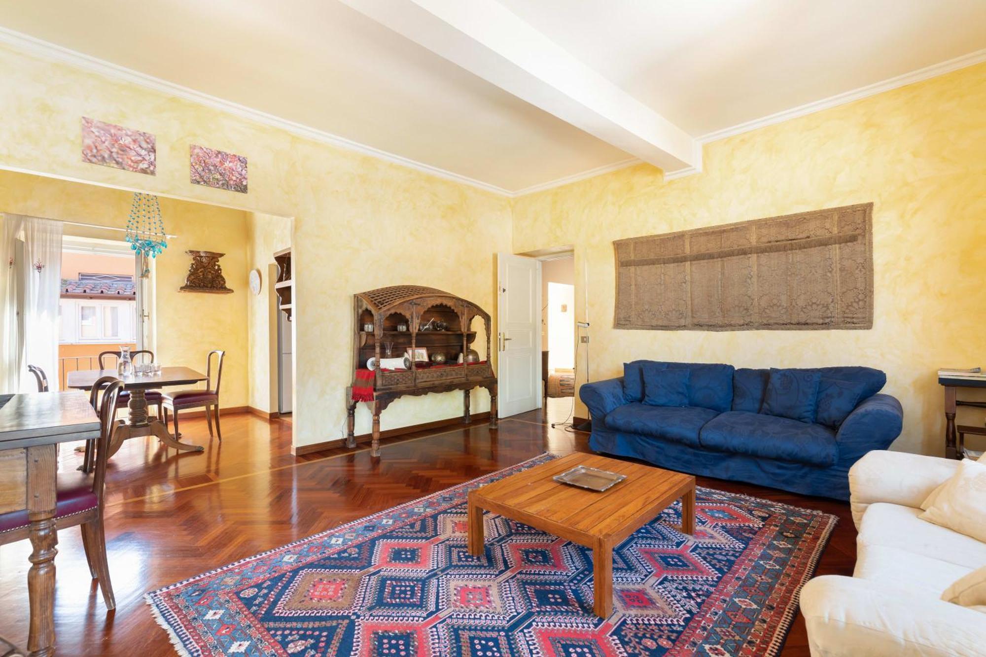 Trevi Comfortable With Terrace | Romeloft Appartamento Roma