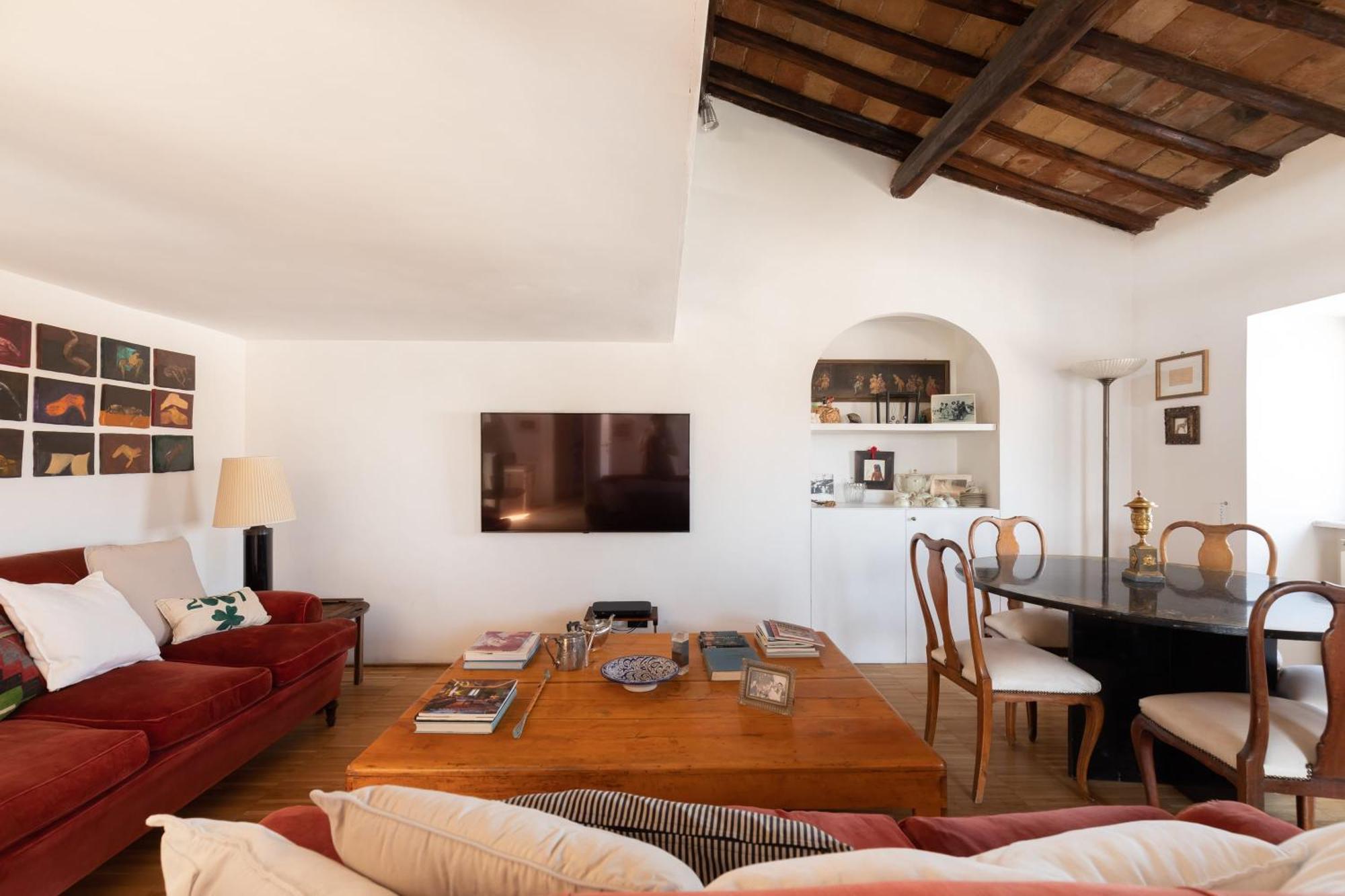 Farnese Stunning Penthouse | Romeloft Apartment
