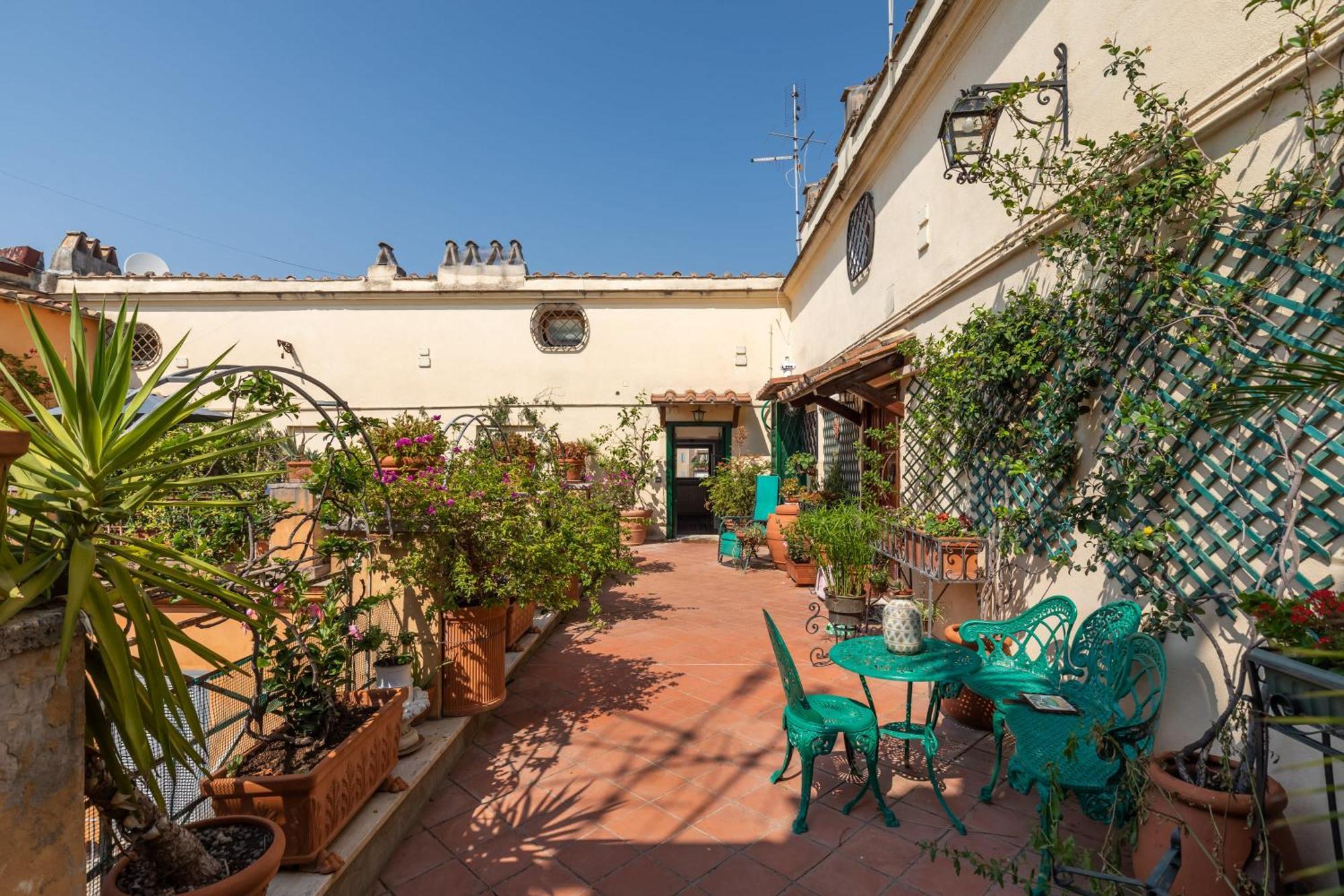Apartment Farnese Stunning Penthouse | Romeloft Rome