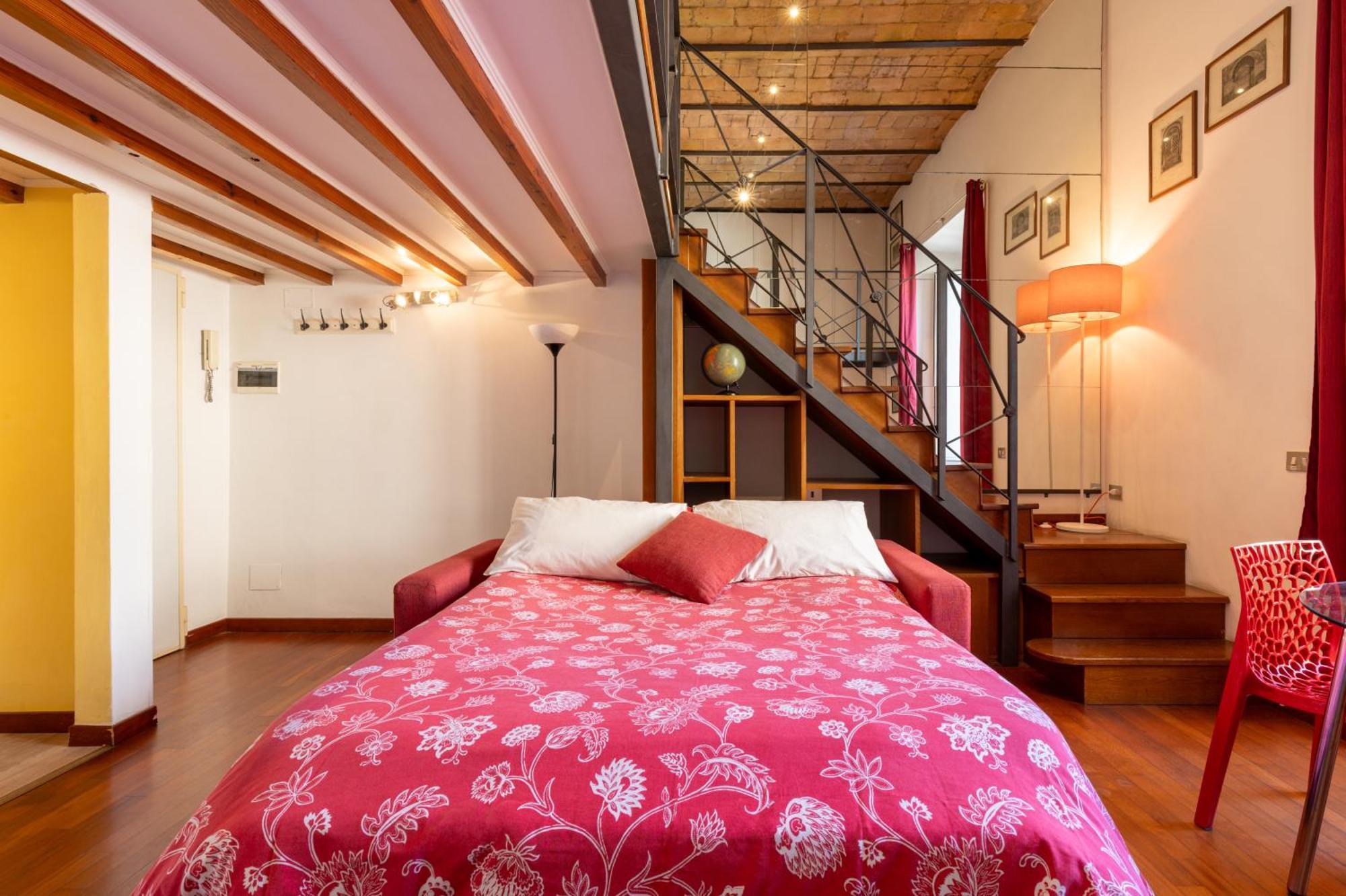 Colosseum Romantic Loft Apartment Rome
