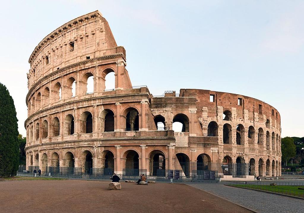 Elegant Nearby Trevi Fountain Apartment *