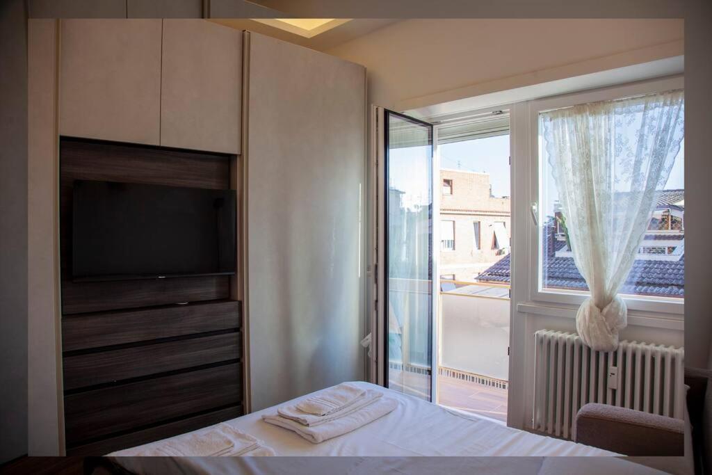 Modern And Stylish Flat Next To Metro Apartamento