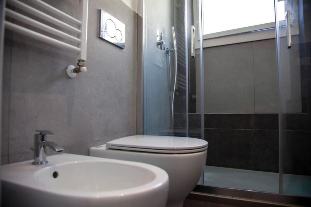 Modern And Stylish Flat Next To Metro Roma