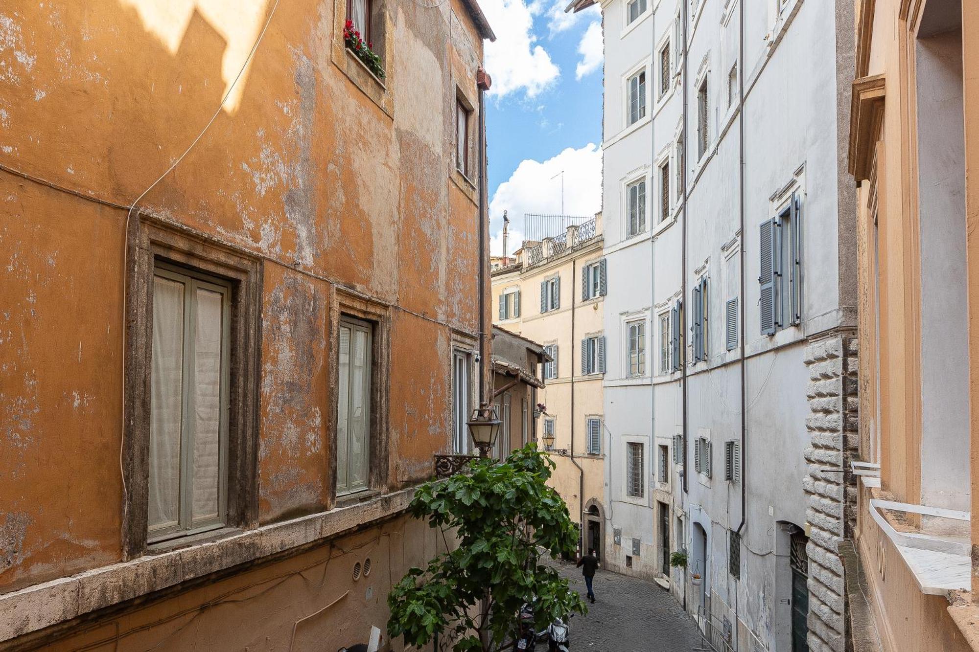 Navona Modern By In