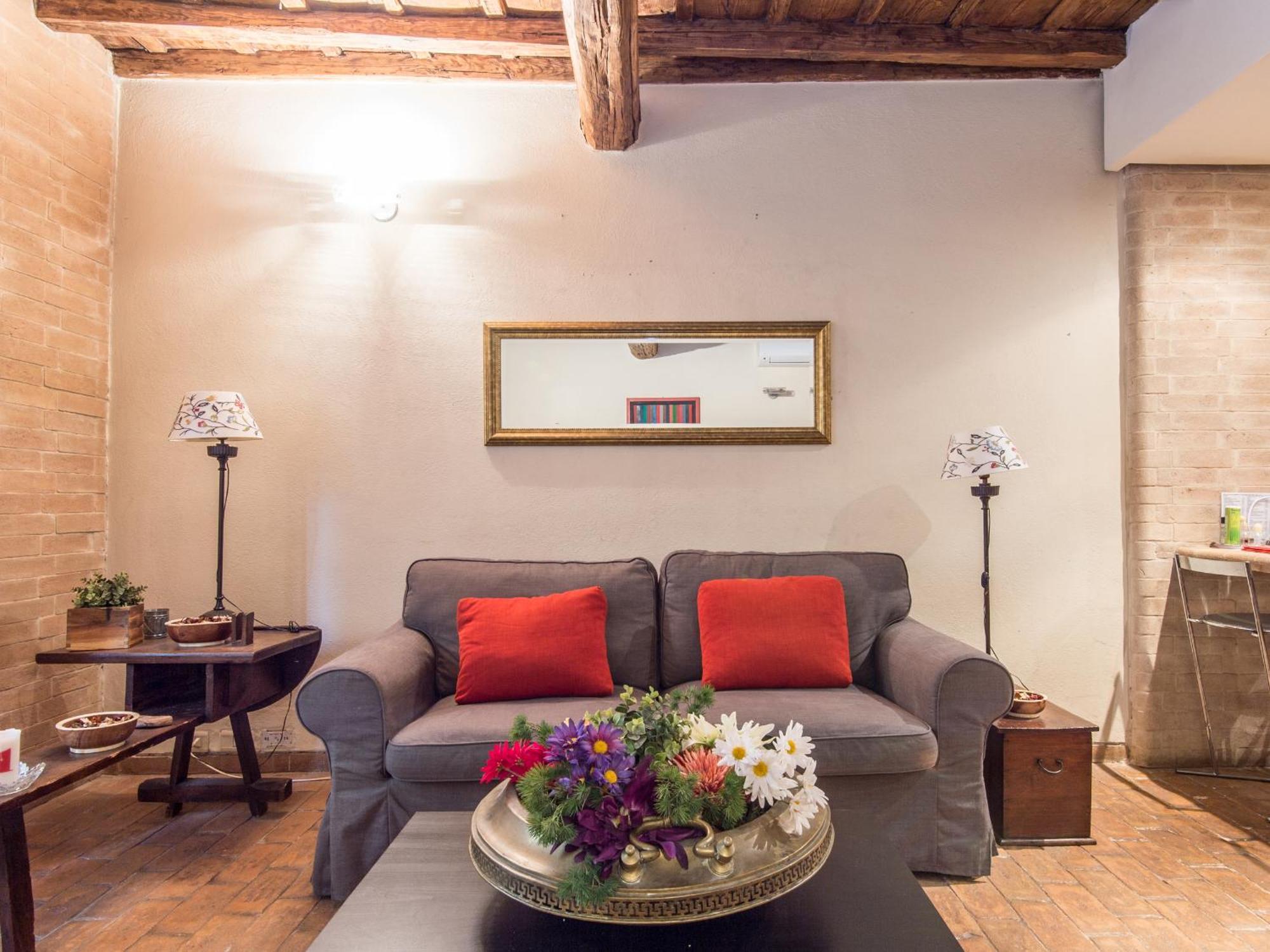 Apartment Enchanting Two Bedroom Navona Rome